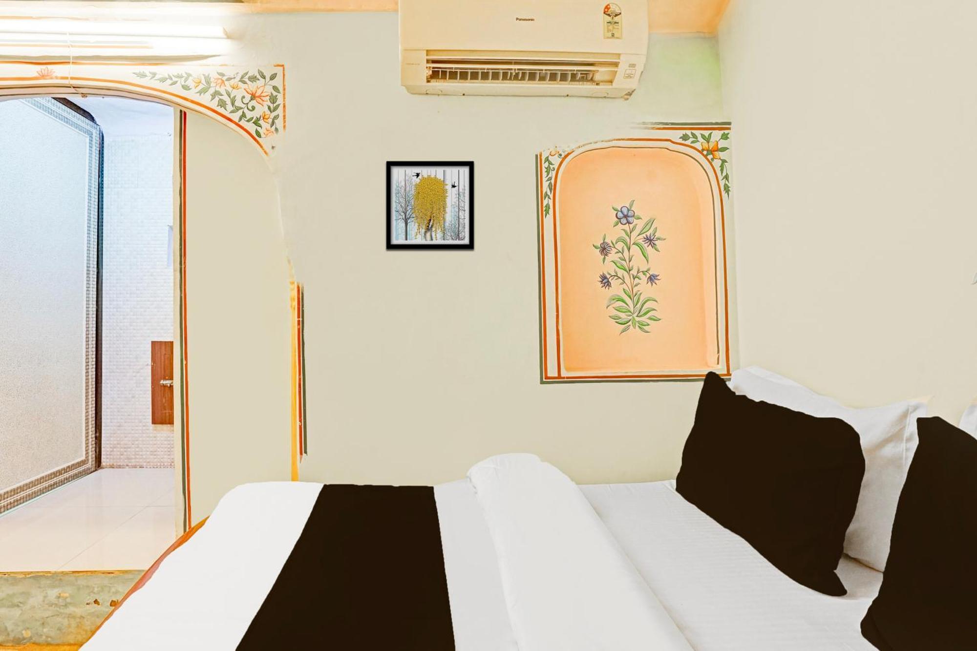 Super Collection O Ramganj Near Hawa Mahal Hotel ชัยปุระ ภายนอก รูปภาพ