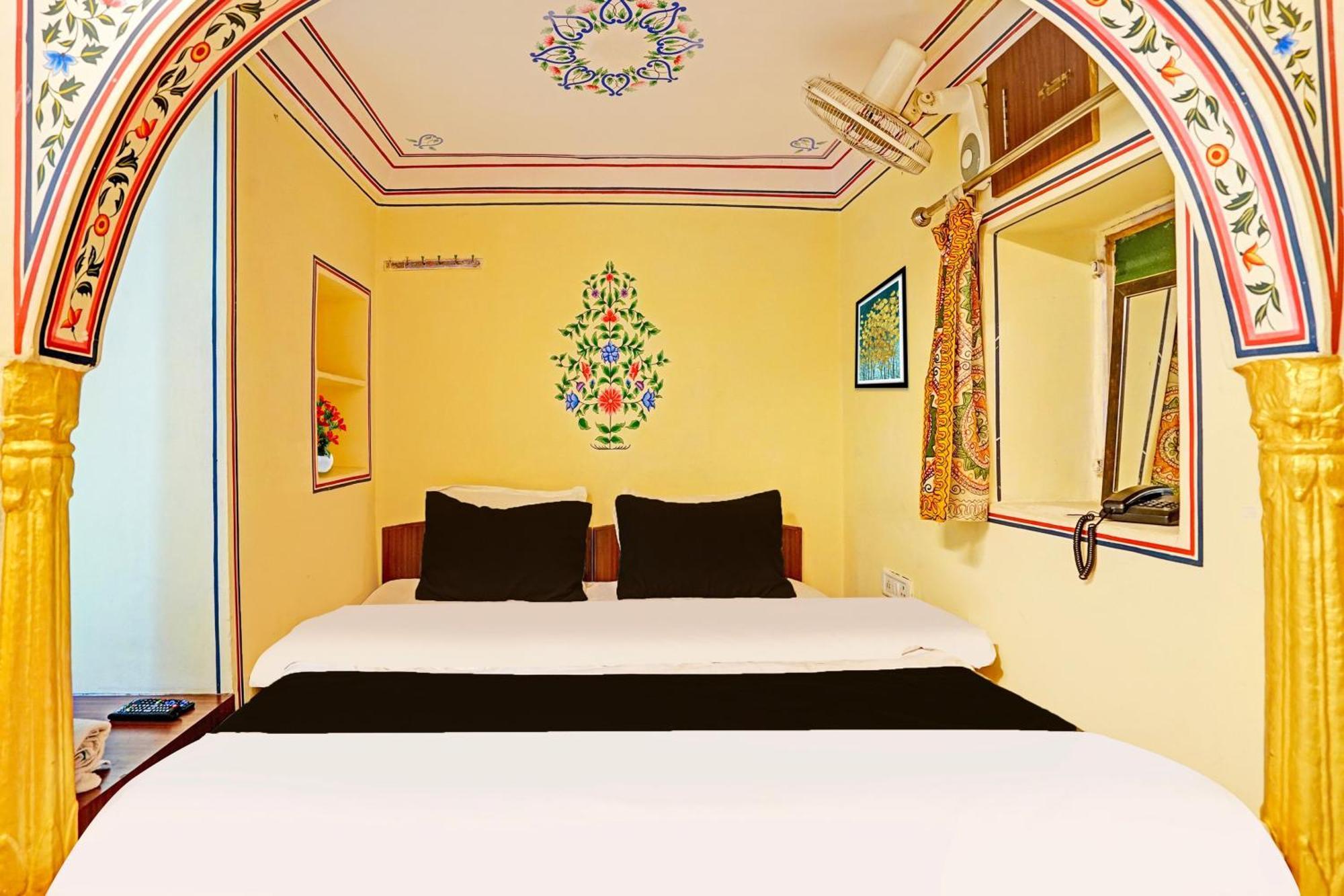 Super Collection O Ramganj Near Hawa Mahal Hotel ชัยปุระ ภายนอก รูปภาพ