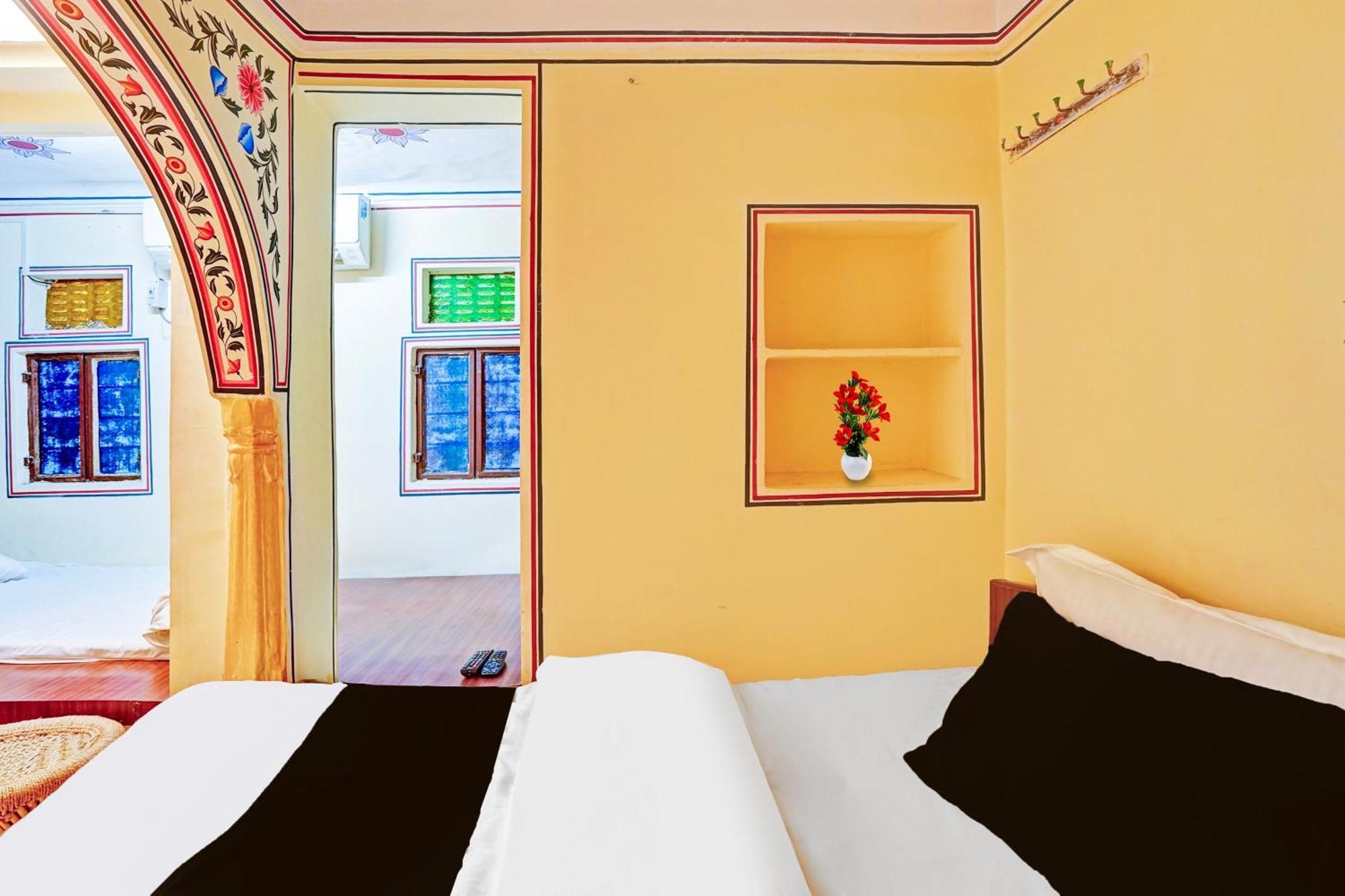 Super Collection O Ramganj Near Hawa Mahal Hotel ชัยปุระ ภายนอก รูปภาพ