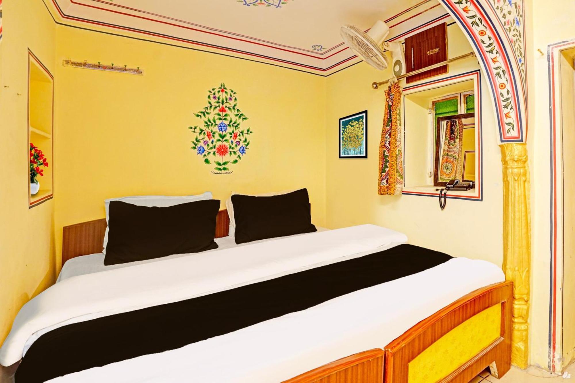 Super Collection O Ramganj Near Hawa Mahal Hotel ชัยปุระ ภายนอก รูปภาพ